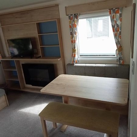 New 2 Bed Holiday Home With Decking In Rockley Park Dorset Near The Sea Lytchett Minster Eksteriør bilde