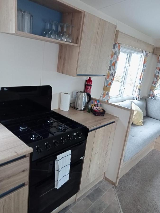 New 2 Bed Holiday Home With Decking In Rockley Park Dorset Near The Sea Lytchett Minster Eksteriør bilde